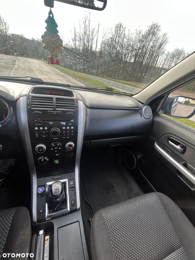 Suzuki Grand Vitara 2.0 Comfort - 4