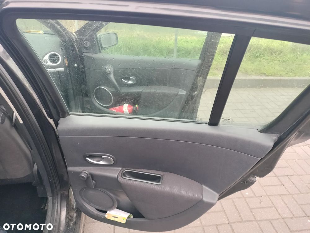 Renault Clio 1.2 16V 75 Dynamique - 18