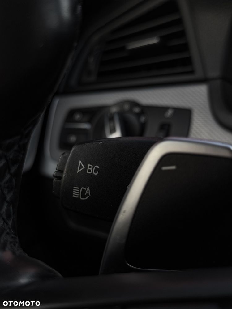 BMW Seria 5 520d xDrive - 17