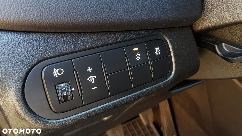 Kia Carens 1.6 GDI Dream Team Edition - 35