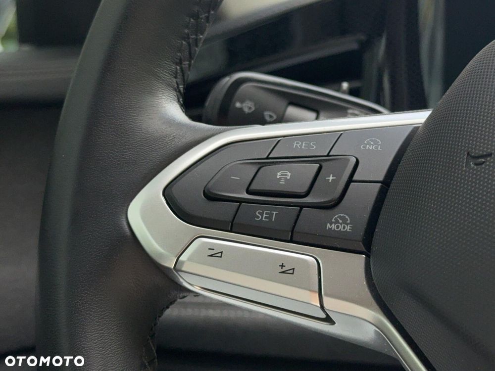 Volkswagen Passat - 19