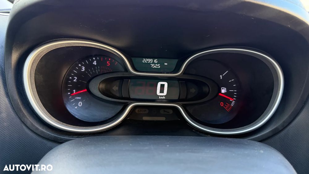 Renault Trafic - 10