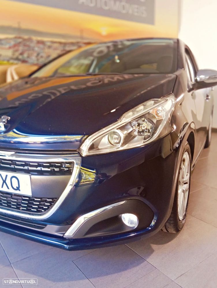 Peugeot 208 1.2 PureTech Signature - 11