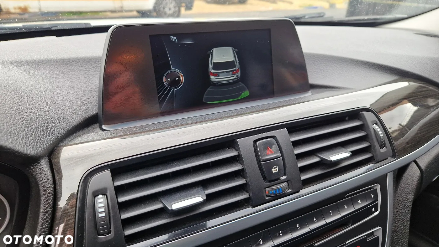 BMW Seria 3 320d Luxury Line - 24