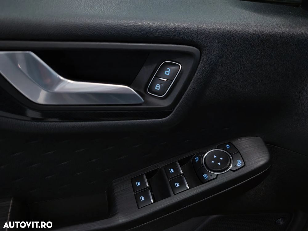 Ford Kuga 1.5 TDCi 2x4 Aut. ST-Line - 29