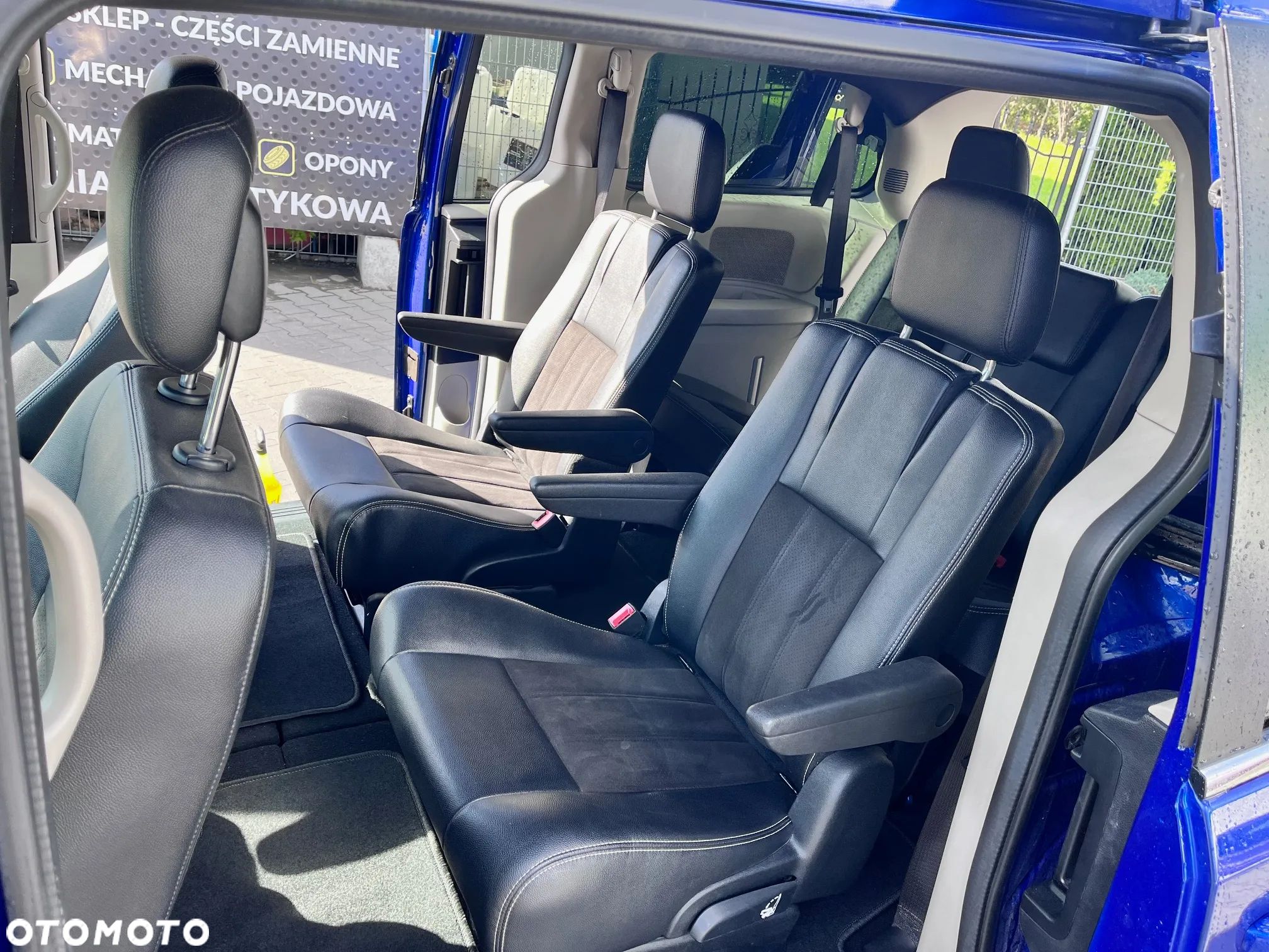 Dodge Grand Caravan - 8