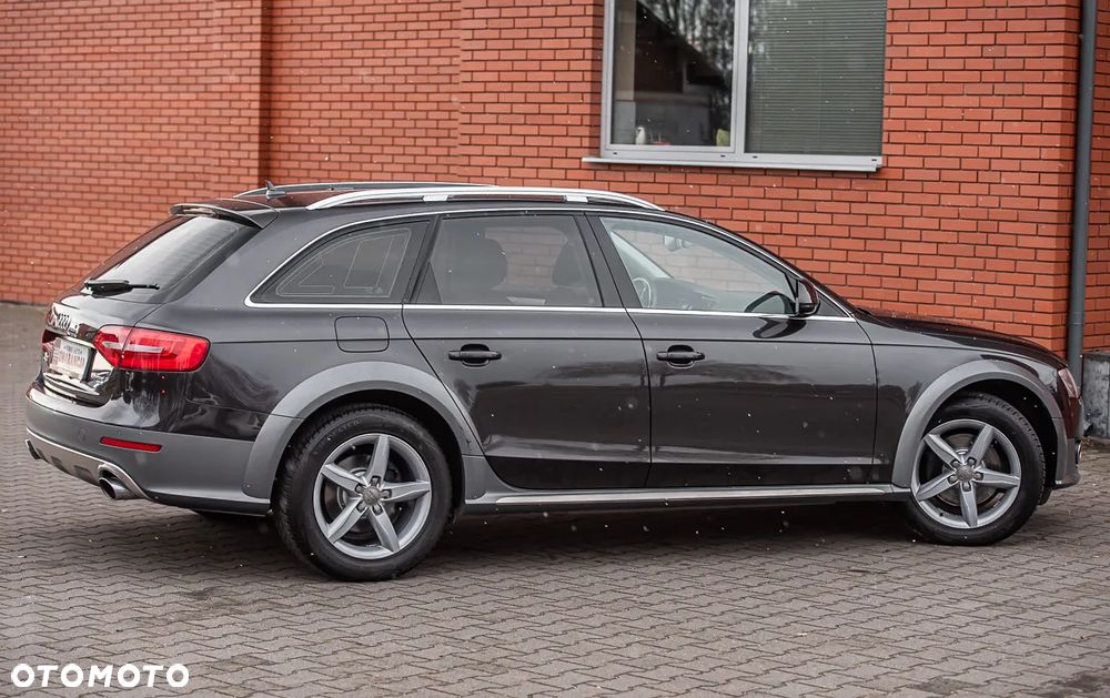 Audi A4 Allroad - 32