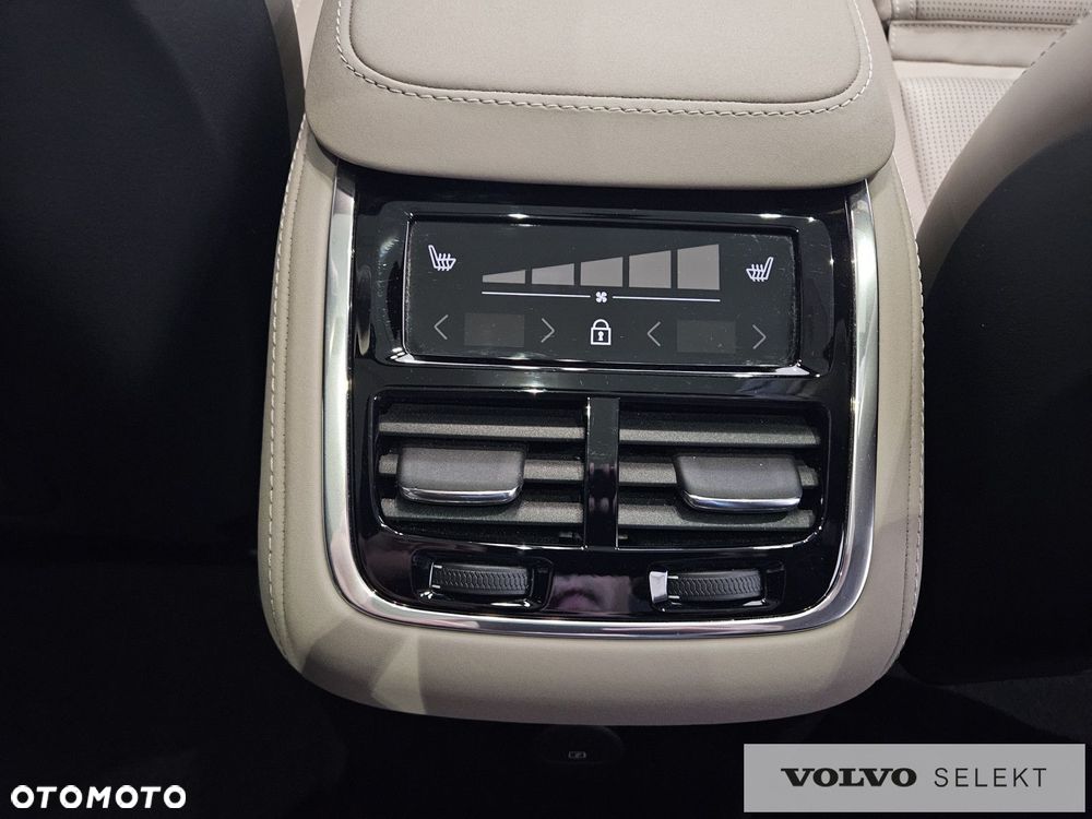 Volvo XC 90 - 31