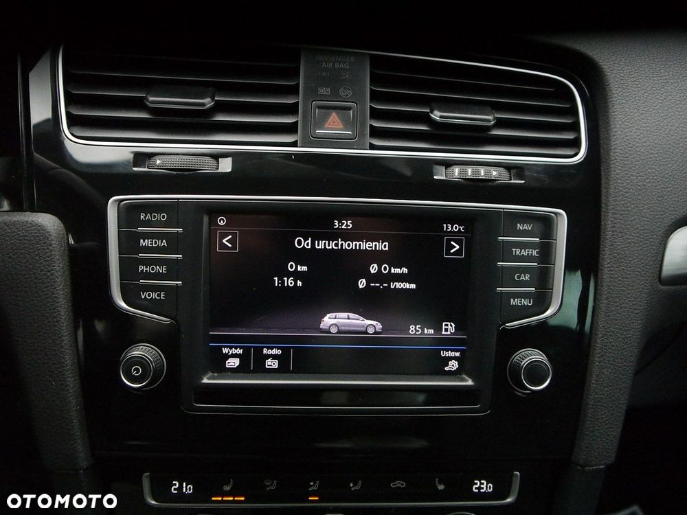 Volkswagen Golf - 28