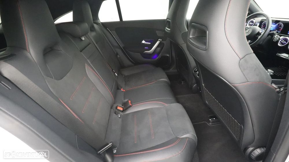 Mercedes-Benz CLA 250 e Shooting Brake AMG Line - 25