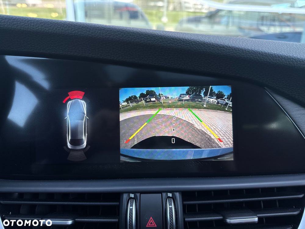Alfa Romeo Giulia 2.0 Turbo TI Q4 - 24