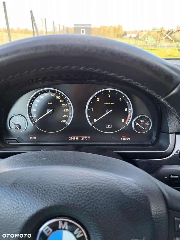 BMW Seria 5 525d - 10