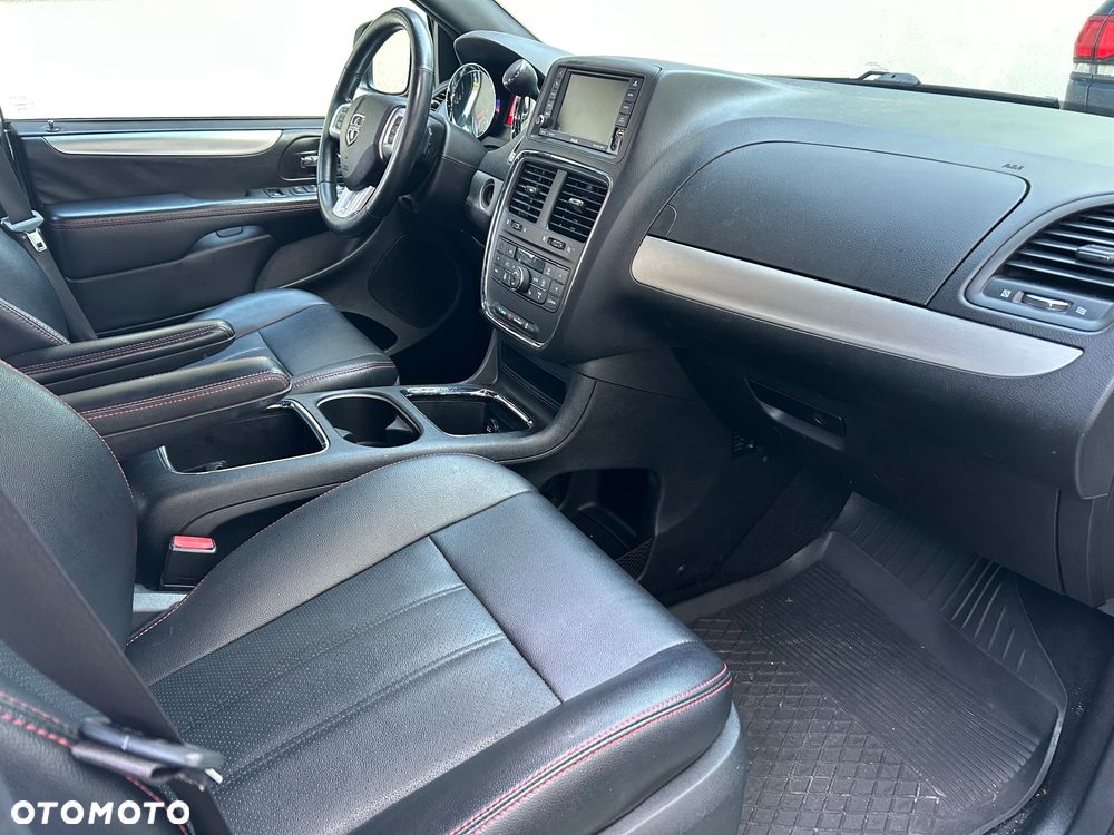 Dodge Grand Caravan - 9