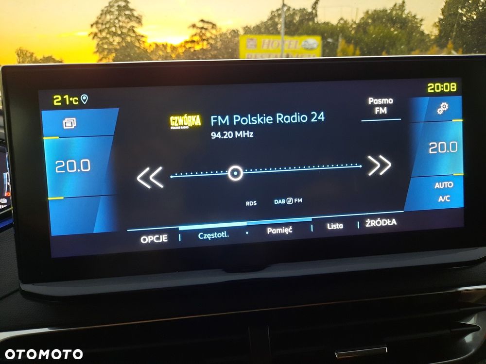 Peugeot 3008 1.6 PureTech HYbrid Allure S&S EAT8 - 32