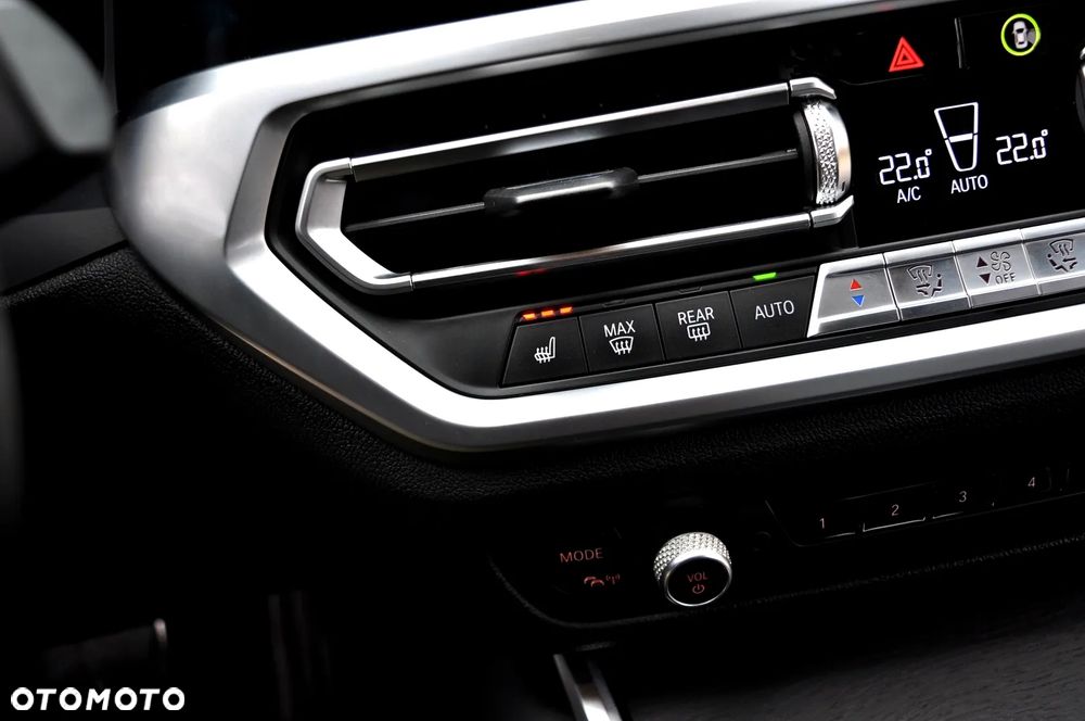 BMW Seria 3 318d M Sport Shadow - 31