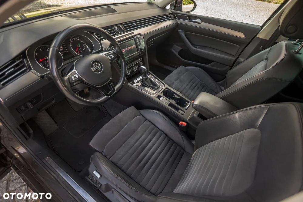 Volkswagen Passat 2.0 TDI SCR DSG Highline - 16