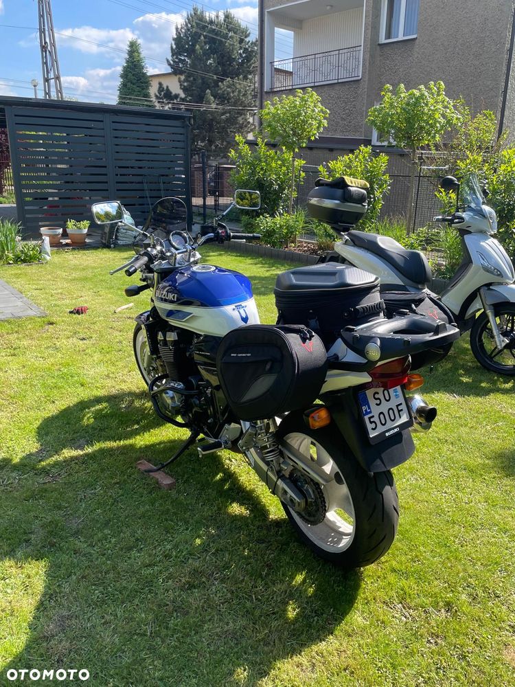 Suzuki GSX - 6