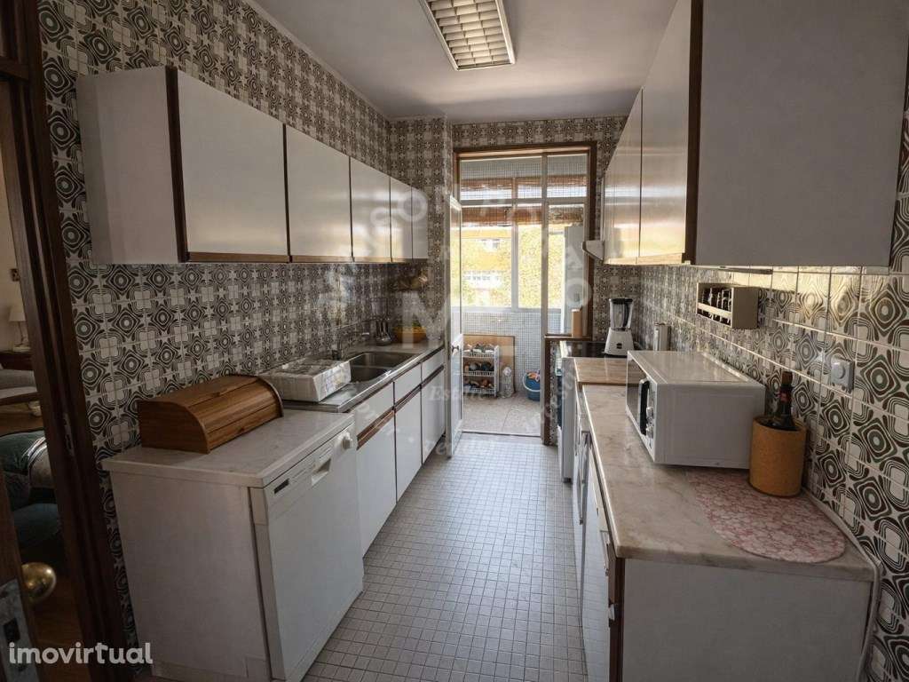 Apartamento T2 com Varanda e Garagem próximo ao Estádio do Boavista... - Grande imagem: 5/16