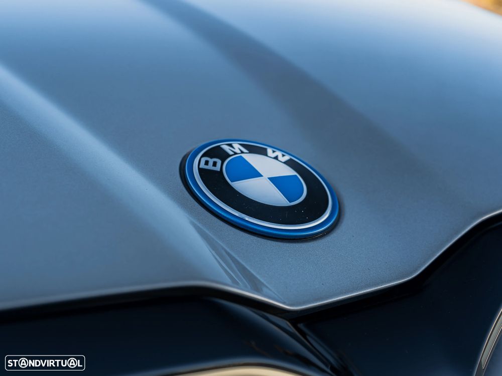 BMW i5 Touring eDrive40 - 42