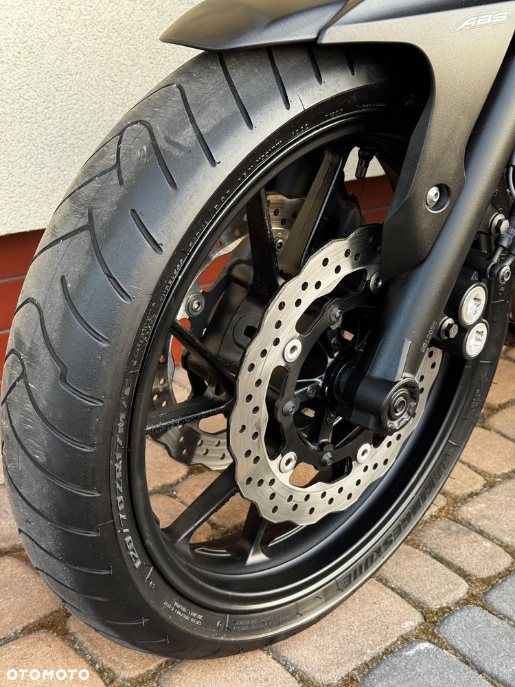 Yamaha MT - 28