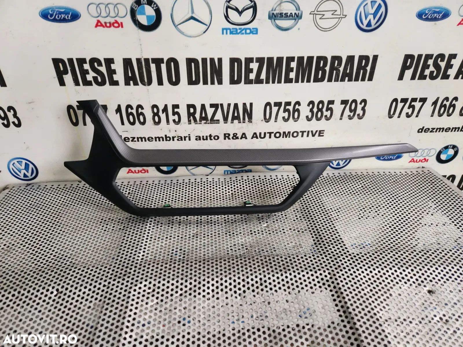Ornament Trim Bord Bmw Seria 1 F40 F41 Seria 2 F44 F45 F46 Volan Stanga Dezmembrez Bmw F40 M Paket - 1