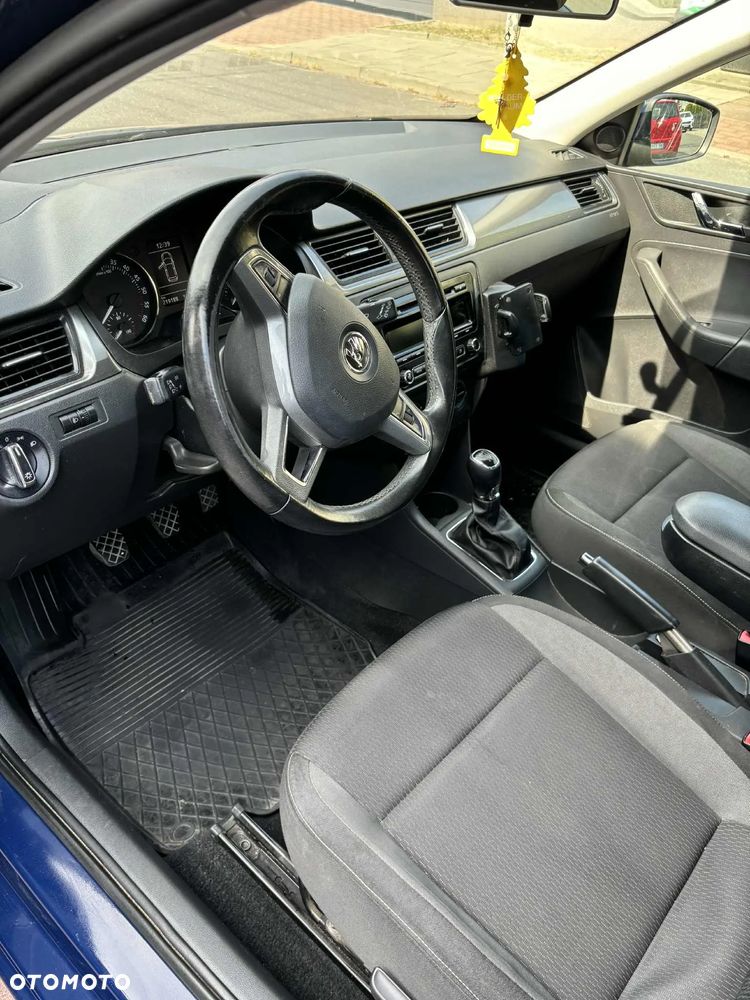 Skoda RAPID - 7