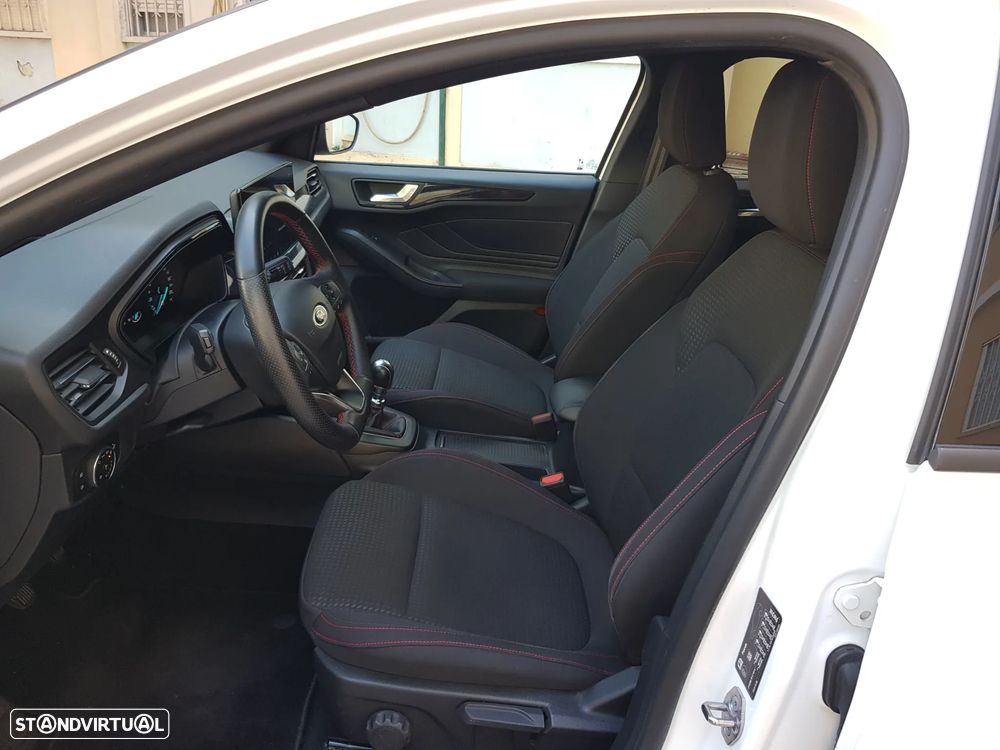 Ford Focus SW 1.5 TDCi EcoBlue ST-Line X - 31