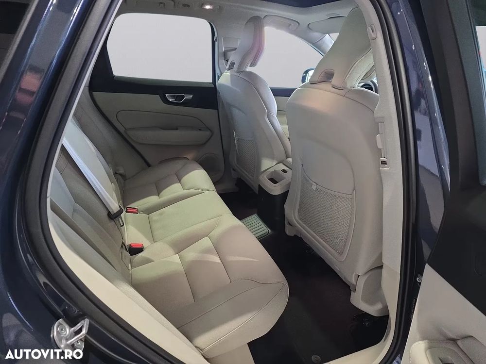 Volvo XC 60 T6 AWD Recharge Plus Bright - 9