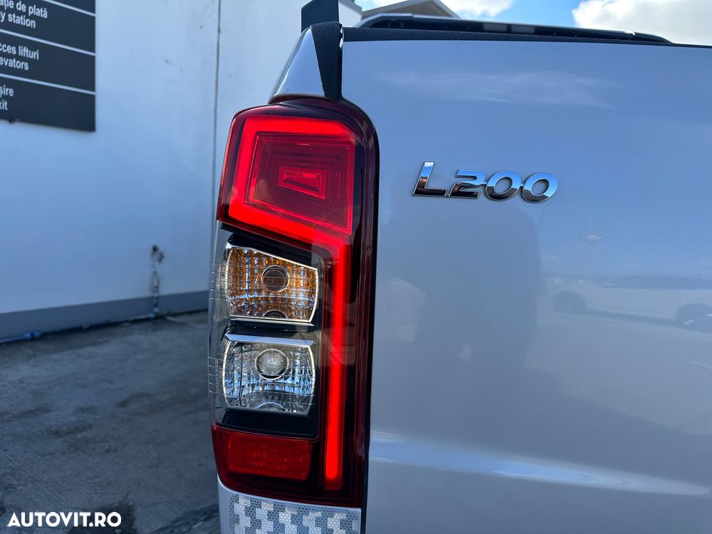 Mitsubishi L200 Double Cab 2.2 DI-D M/T Instyle - 22