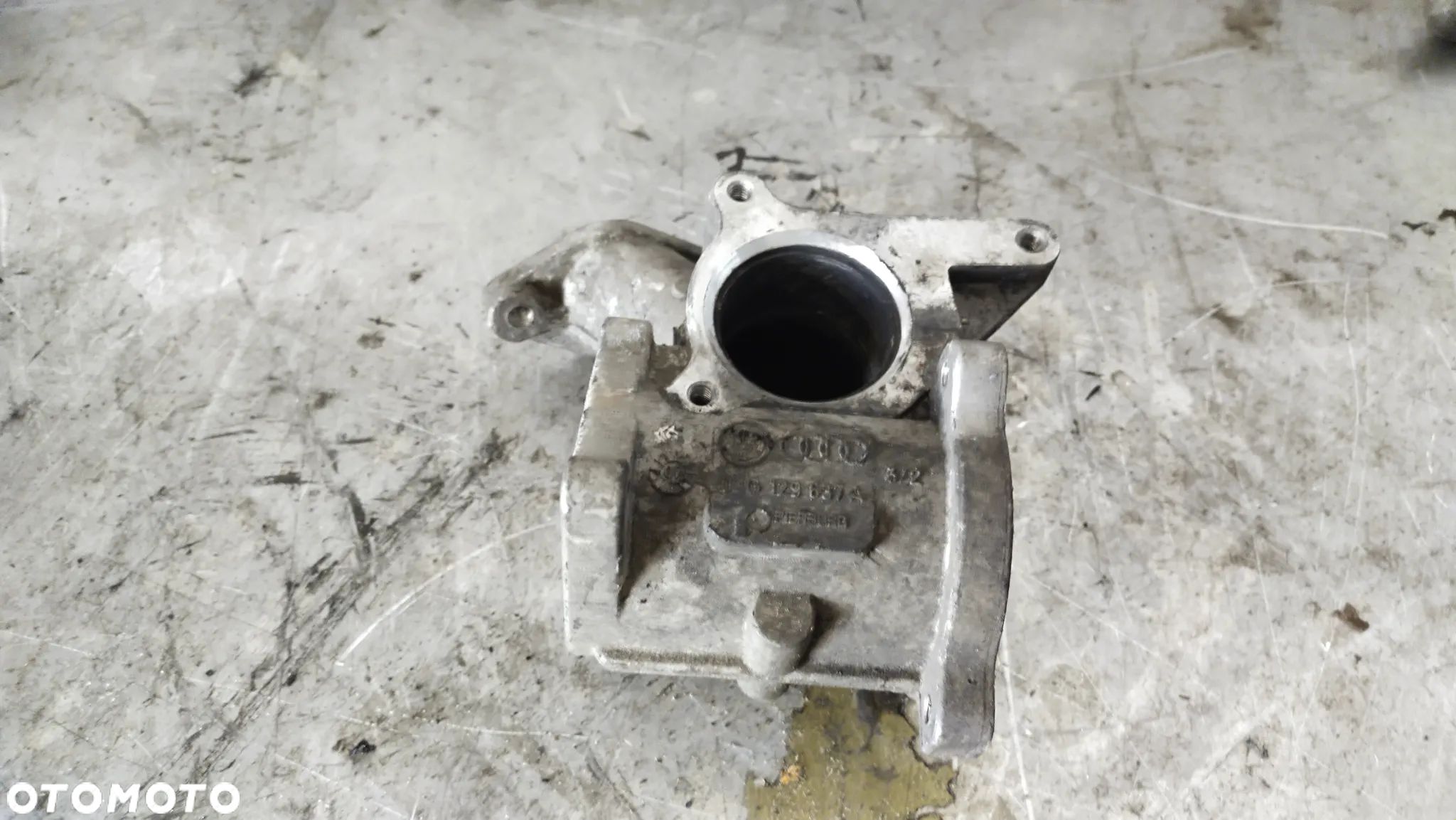VOLKSWAGEN GOLF V 1.9 TDI ZAWÓR EGR 036129637A - 1