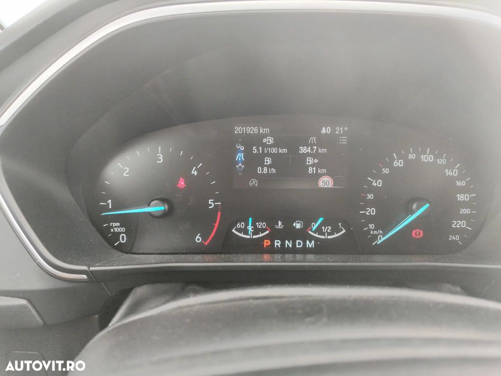 Ford Focus 1.5 TDCi Powershift Titanium - 6