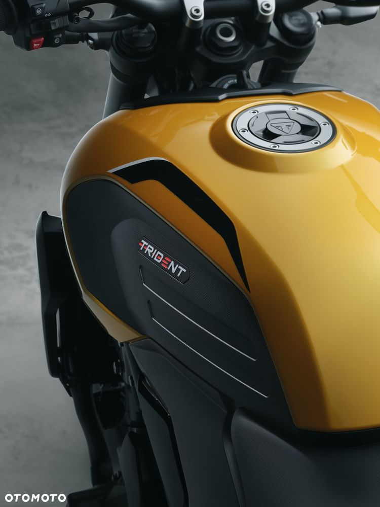 Triumph Trident - 12