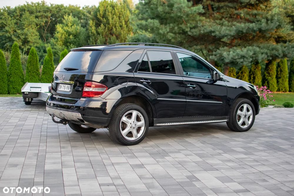 Mercedes-Benz ML 320 CDI 4Matic 7G-TRONIC DPF Edition 10 - 17