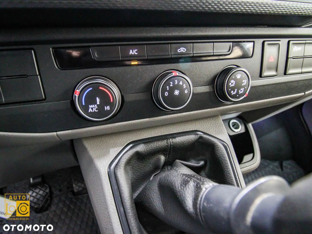Volkswagen TRANSPORTER BRYGADÓWKA 6 OSÓB - 18