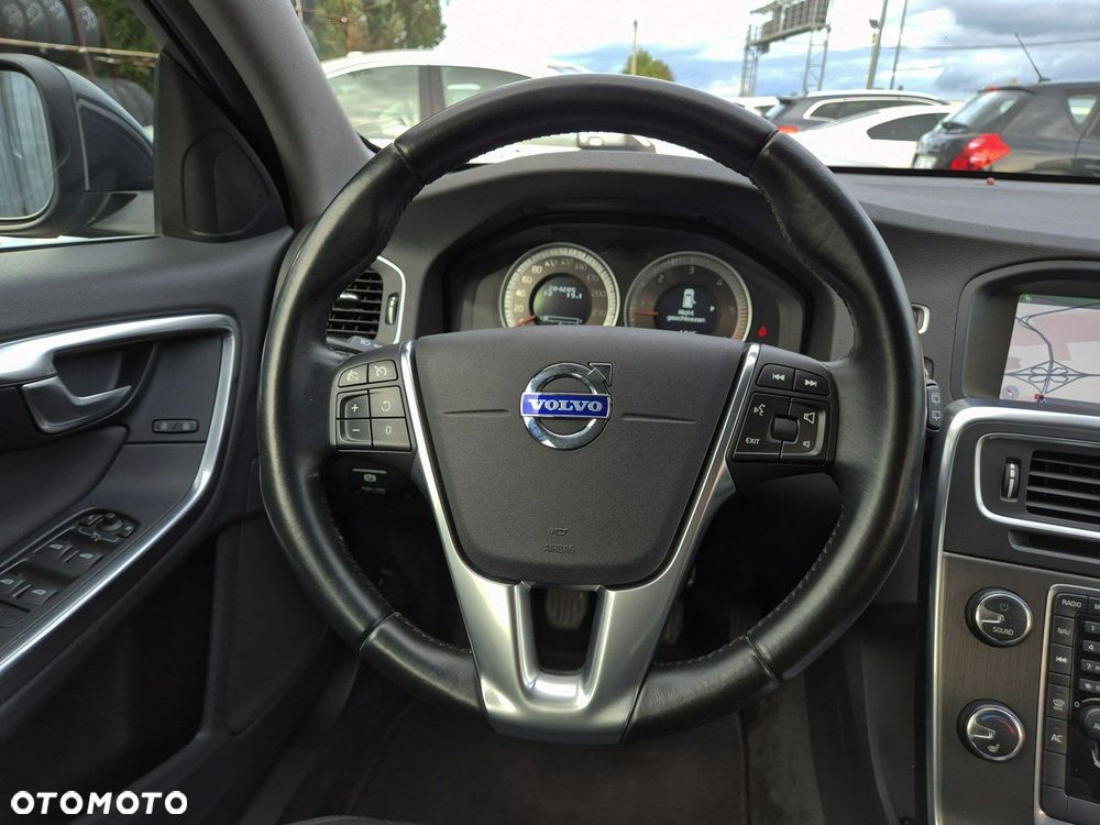 Volvo V60 D3 Momentum - 28