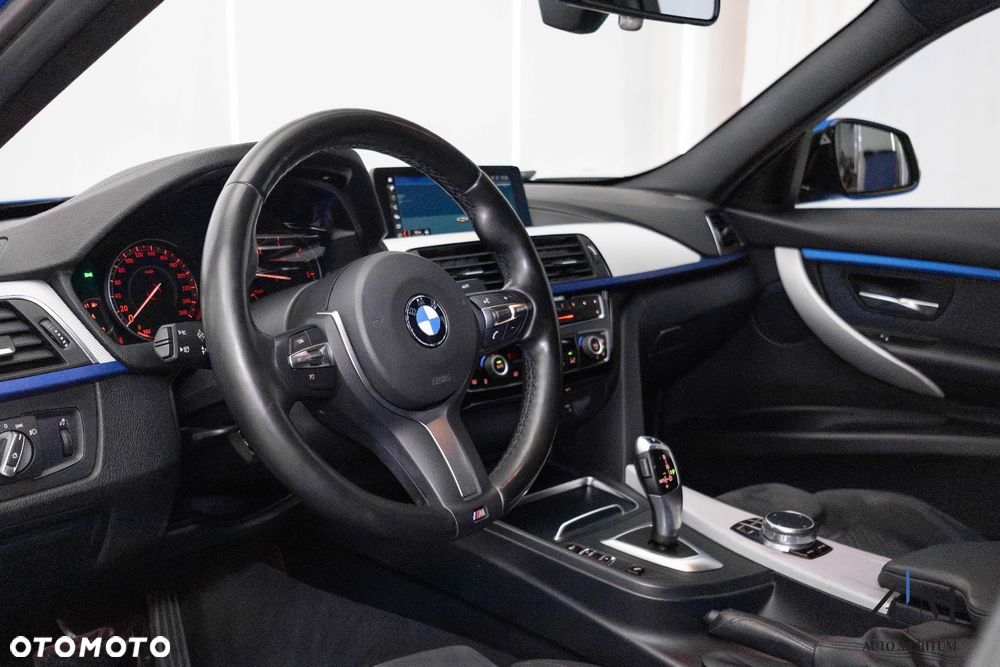 BMW Seria 3 320d xDrive M Sport - 16