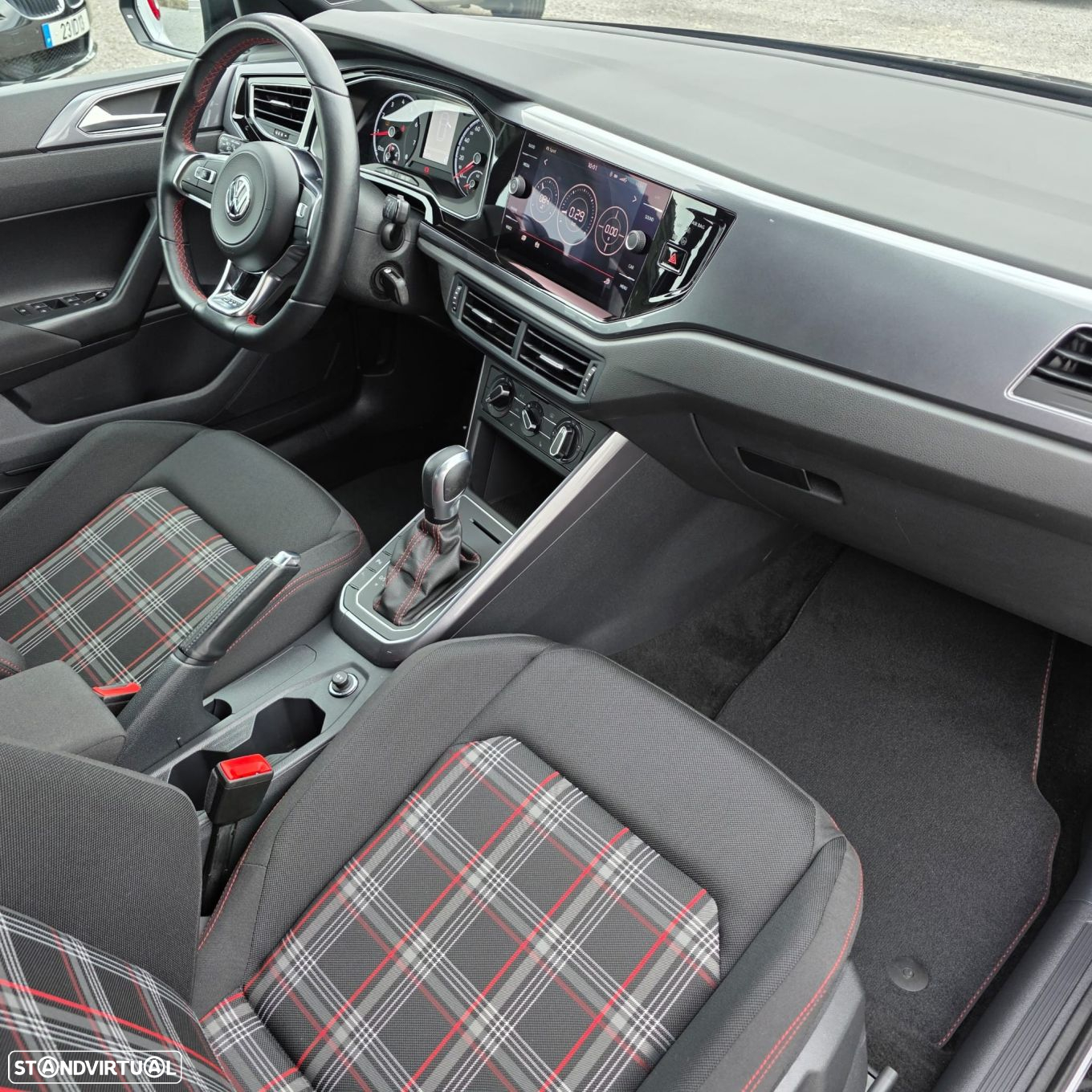 VW Polo 2.0 TSI GTI DSG - 41