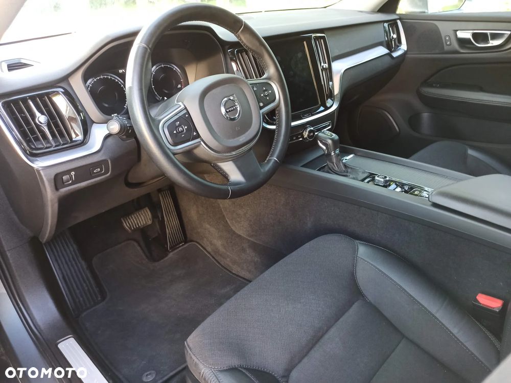 Volvo V60 D3 Geartronic Momentum - 29