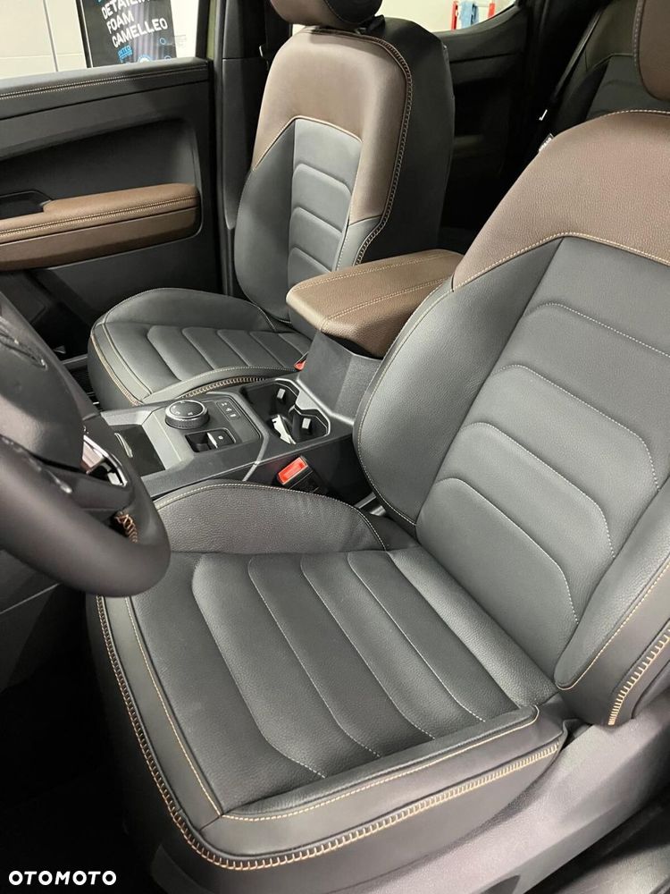 Volkswagen Amarok - 12