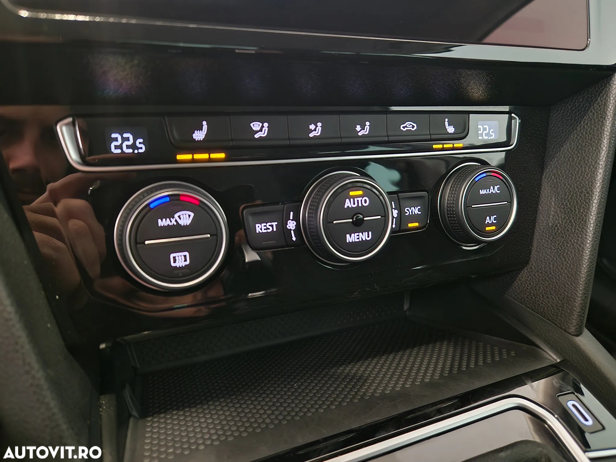 Volkswagen Passat 2.0 TDI DSG Comfortline - 24