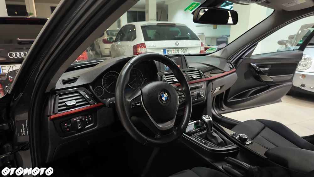 BMW Seria 3 316i Sport Line - 34