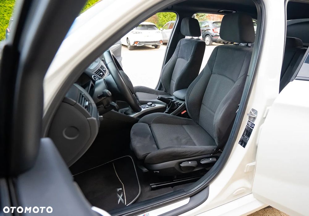 BMW X1 xDrive20d - 27