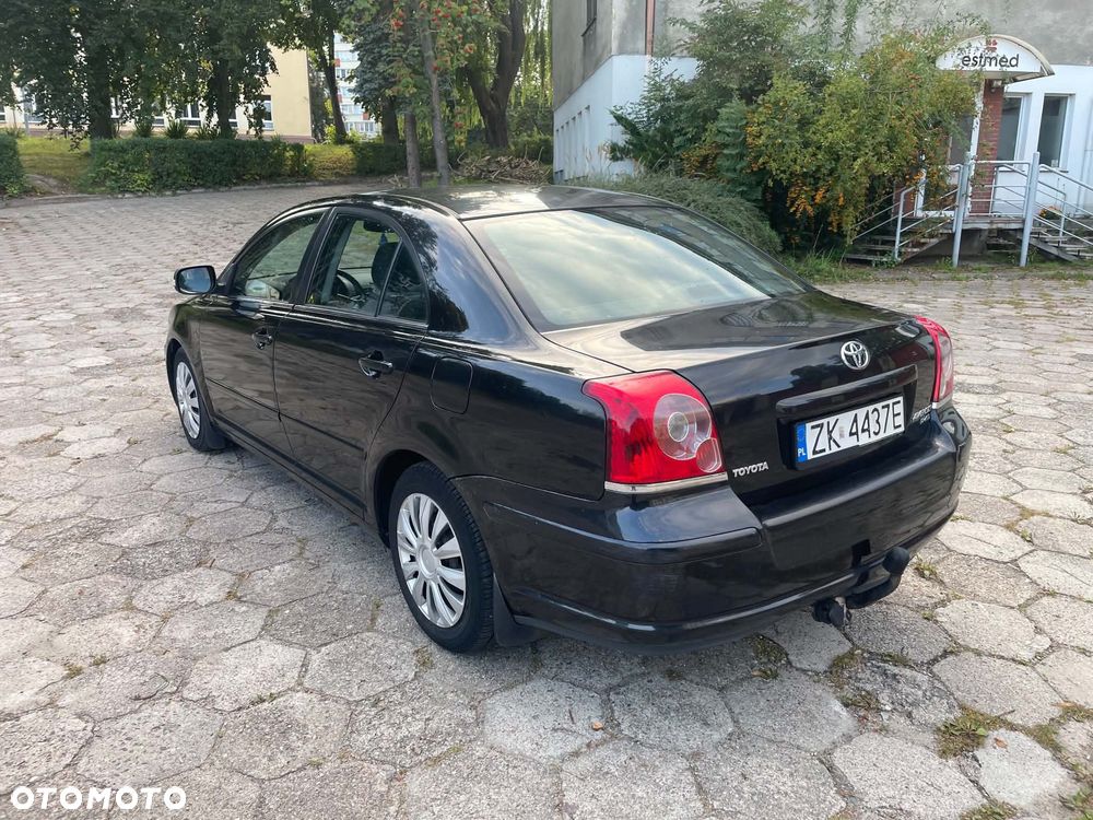 Toyota Avensis - 7