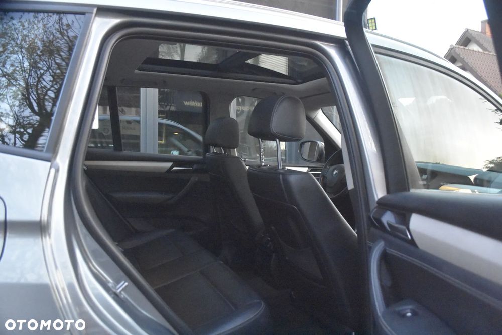 BMW X3 xDrive20i Advantage - 22