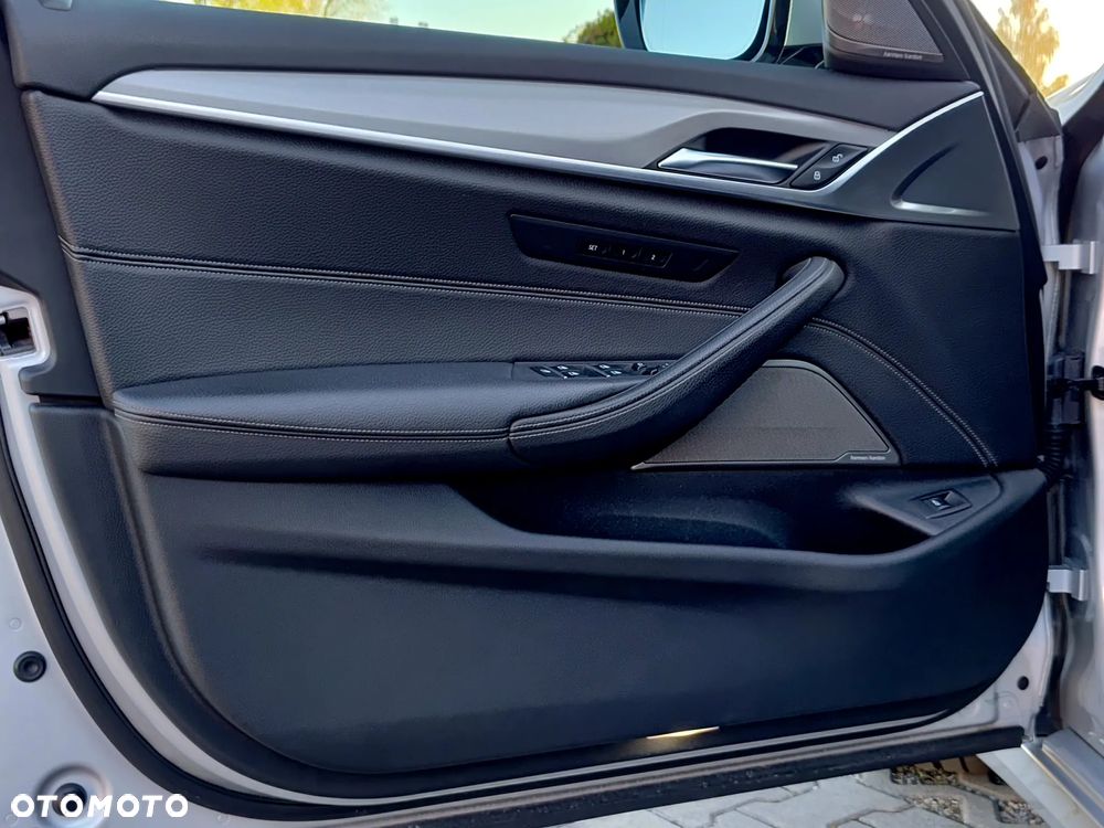 BMW Seria 5 520d Sport Line sport - 16