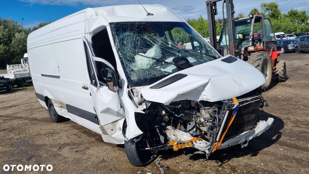 Mercedes-Benz Sprinter - 4