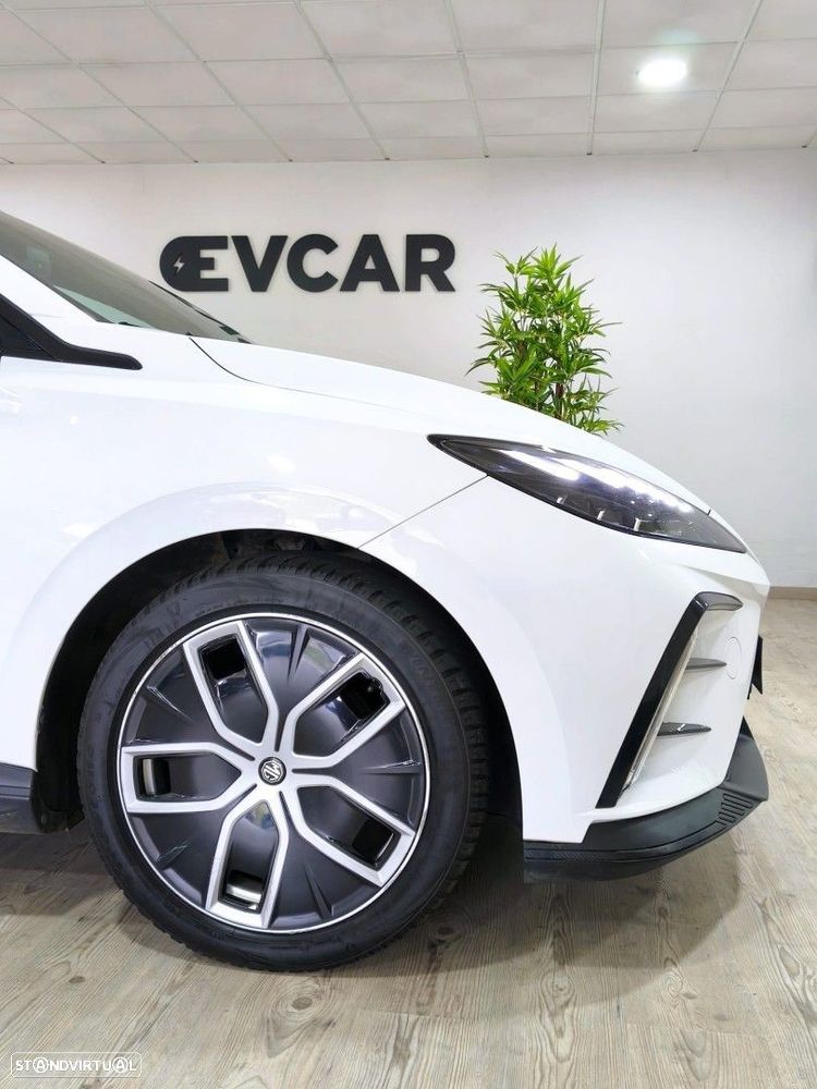 MG MG4 64 kWh Luxury - 11