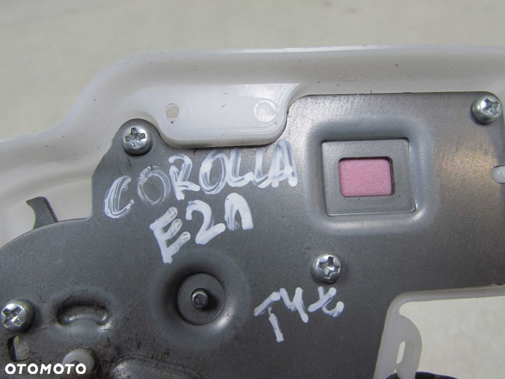 TOYOTA COROLLA E21 XII KOMBI ZAMEK KLAPY BAGAZNIKA TYL 19-23 - 4