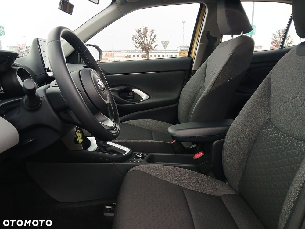 Toyota Yaris Cross Hybrid 1.5 Comfort 4x4 - 14