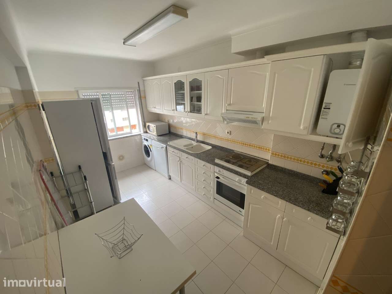 T2 em Corroios, Recente, Cozinha Equipada e perto do Comboio - Grande imagem: 3/12